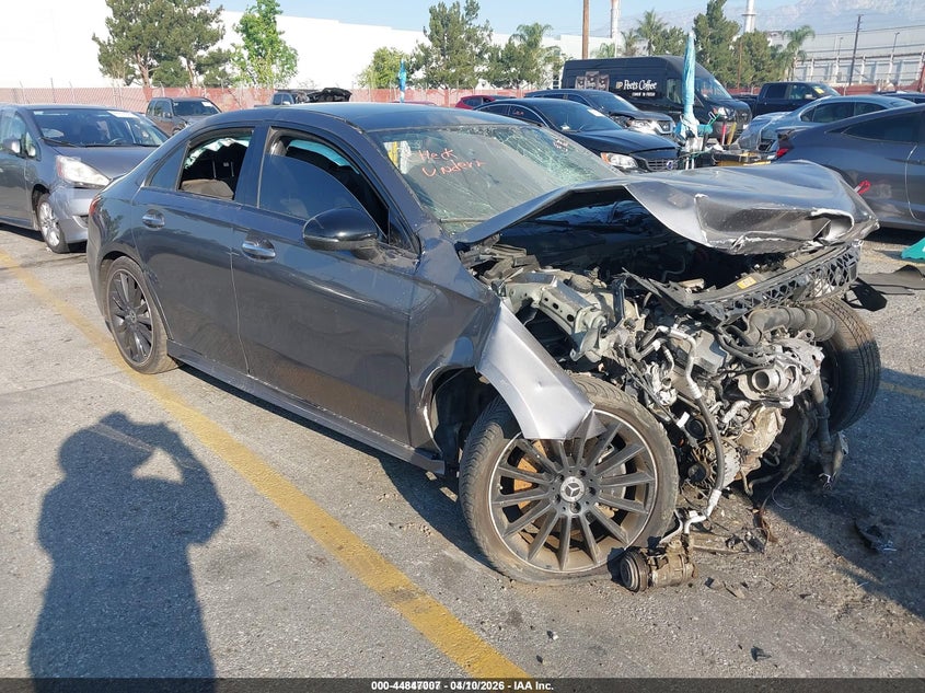 2019 Mercedes-benz A-klasse VIN WDD3G4EB3KW005743 IAAI salvage auction — FRONT END, Salvage Title, sold $1,600 on 2026-07-21 (photo 1)