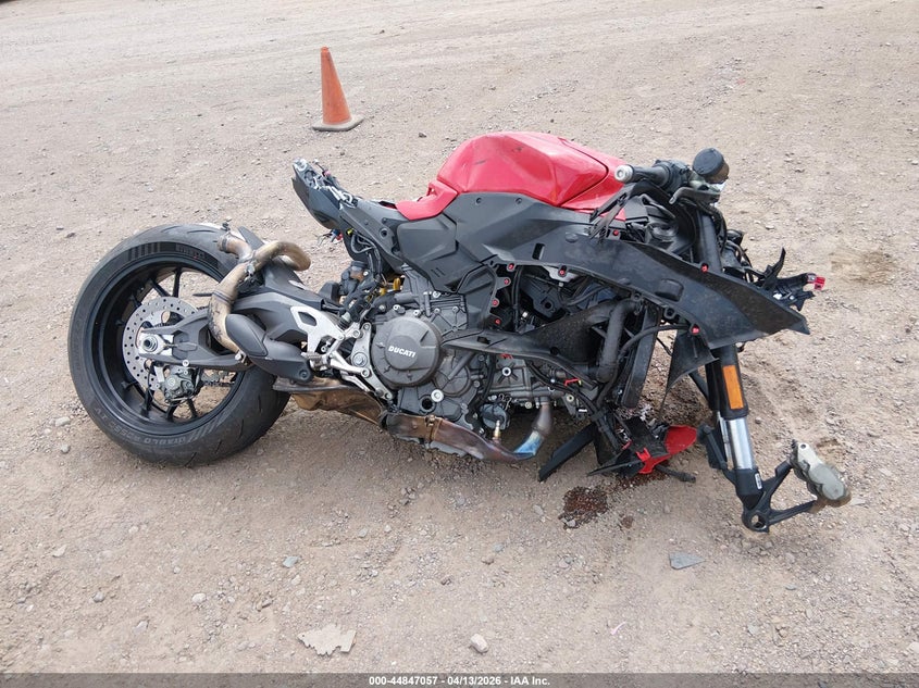 2025 Ducati Panigale VIN ZDMHAU8T1SB000977 IAAI salvage auction — ALL OVER, Salvage Title, sold $25 on 2026-07-29 (photo 1)