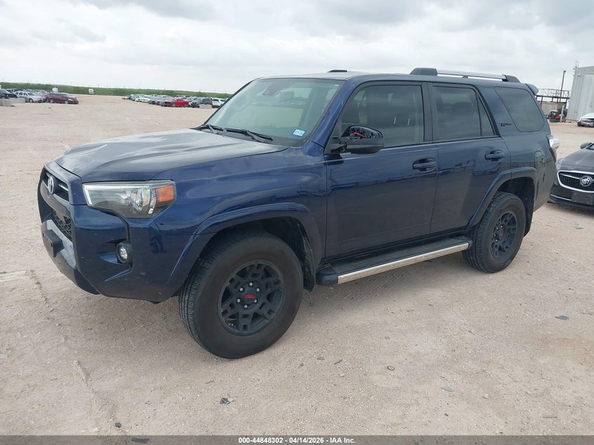 2021 Toyota 4runner VIN JTEMU5JR0M5888477 IAAI salvage auction — HAIL, Wait Title, sold $16,000 on 2026-07-16 (photo 2)