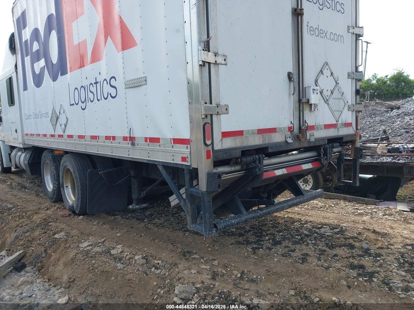 2016 Freightliner Cascadia 113 VIN 3ALAGGDV5GSGW9397 IAAI salvage auction — BURN, Non-Repairable (Tennessee), sold $2,250 on 2026-07-08 (photo 8)