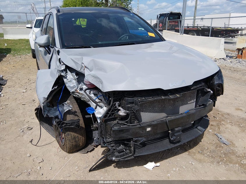2025 Kia Sportage VIN 5XYK5CDF7SG263559 IAAI salvage auction — FRONT END, Salvage Title, sold $9,100 on 2026-07-09 (photo 6)