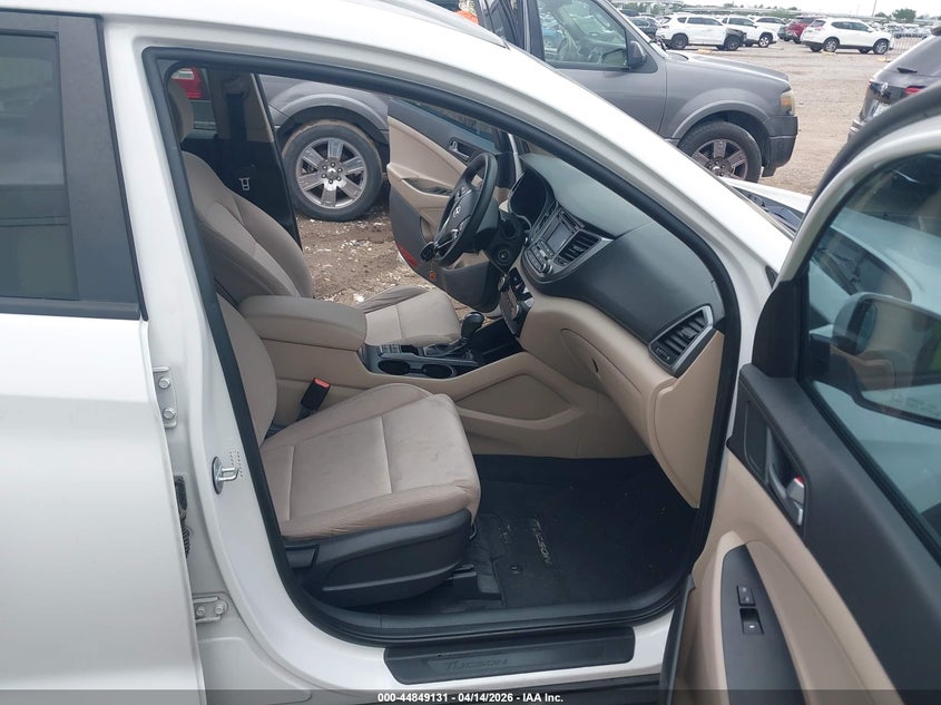 2017 Hyundai Tucson VIN KM8J33A49HU469117 IAAI salvage auction — FRONT & REAR, Wait Title, sold $4,000 on 2026-07-16 (photo 5)