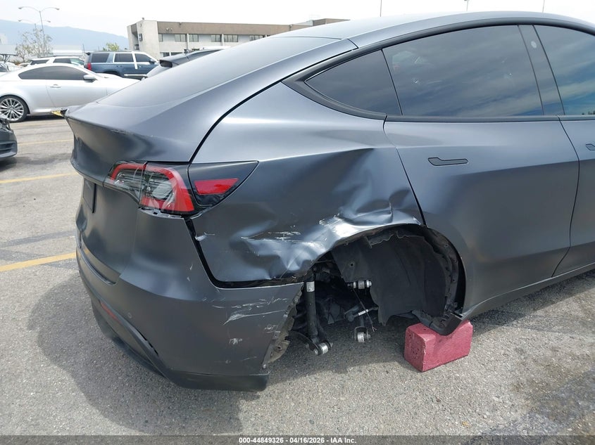 2022 Tesla Model y VIN 7SAYGDEF4NF397081 IAAI salvage auction — RIGHT REAR, Salvage Title, sold $9,300 on 2026-07-14 (photo 6)