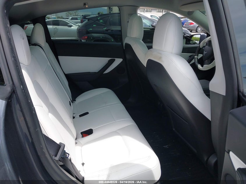 2022 Tesla Model y VIN 7SAYGDEF4NF397081 IAAI salvage auction — RIGHT REAR, Salvage Title, sold $9,300 on 2026-07-14 (photo 8)