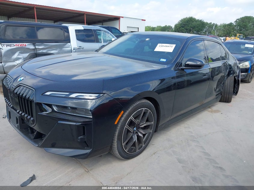 2025 BMW 7er VIN WBA33EJ09SCT56462 IAAI salvage auction — LEFT REAR, Salvage Title, sold $47,200 on 2026-07-13 (photo 2)