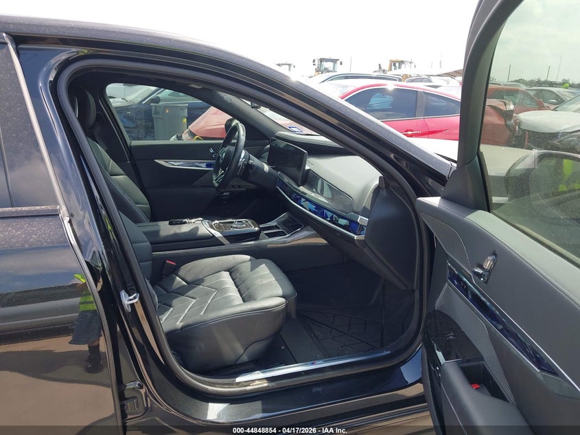 2025 BMW 7er VIN WBA33EJ09SCT56462 IAAI salvage auction — LEFT REAR, Salvage Title, sold $47,200 on 2026-07-13 (photo 5)