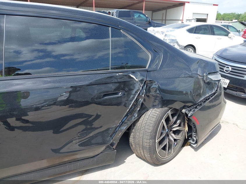 2025 BMW 7er VIN WBA33EJ09SCT56462 IAAI salvage auction — LEFT REAR, Salvage Title, sold $47,200 on 2026-07-13 (photo 6)
