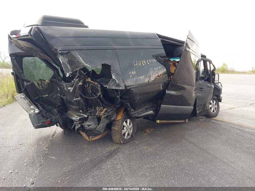 2020 Mercedes-benz Sprinter VIN W1Z4EGHY1LT027773 IAAI salvage auction — REAR END, Salvage (Pennsylvania), sold $500 on 2026-07-17 (photo 4)