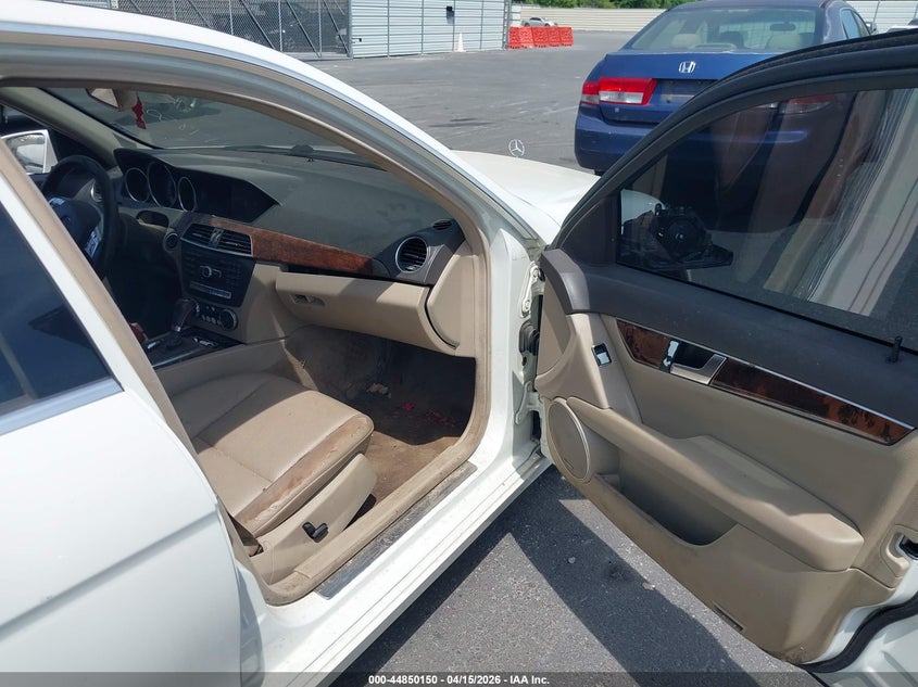 2012 Mercedes-benz C-klasse VIN WDDGF8BBXCR231052 IAAI salvage auction — REPOSSESSION, Certificate Of Title (Montana), sold $900 on 2026-07-08 (photo 5)
