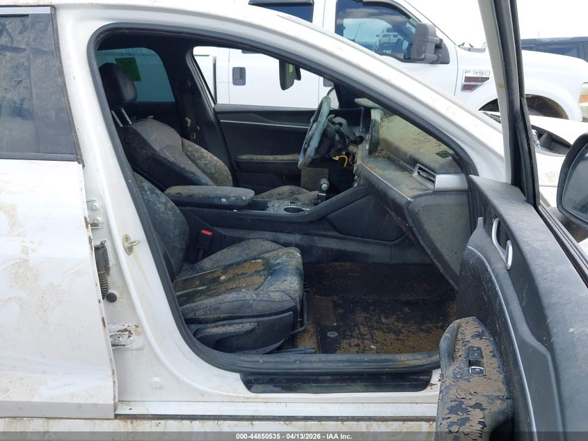 2021 Kia K5 VIN 5XXG64J20MG055945 IAAI salvage auction — WATER/FLOOD, Salvage (Texas), sold $2,975 on 2026-07-07 (photo 5)