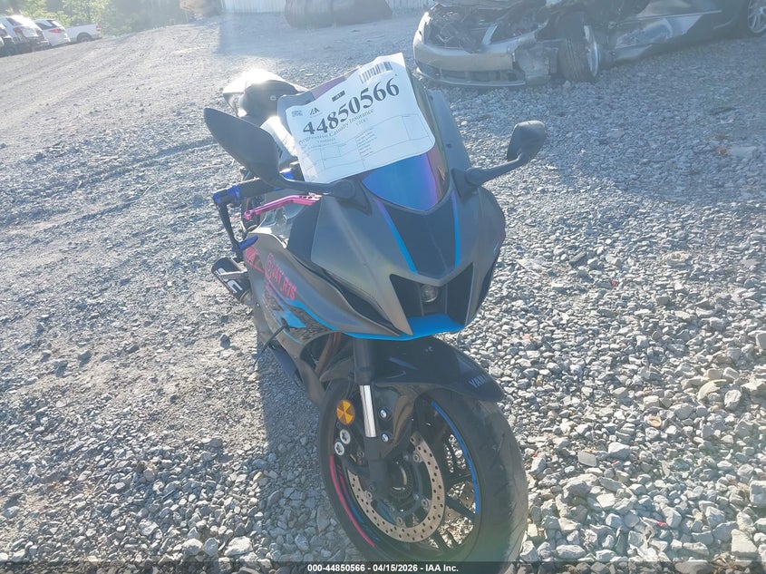 2024 Yamaha Yzf VIN JYARM38E5RA012256 IAAI salvage auction — SIDE, Wait Title, sold $525 on 2026-09-07 (photo 1)