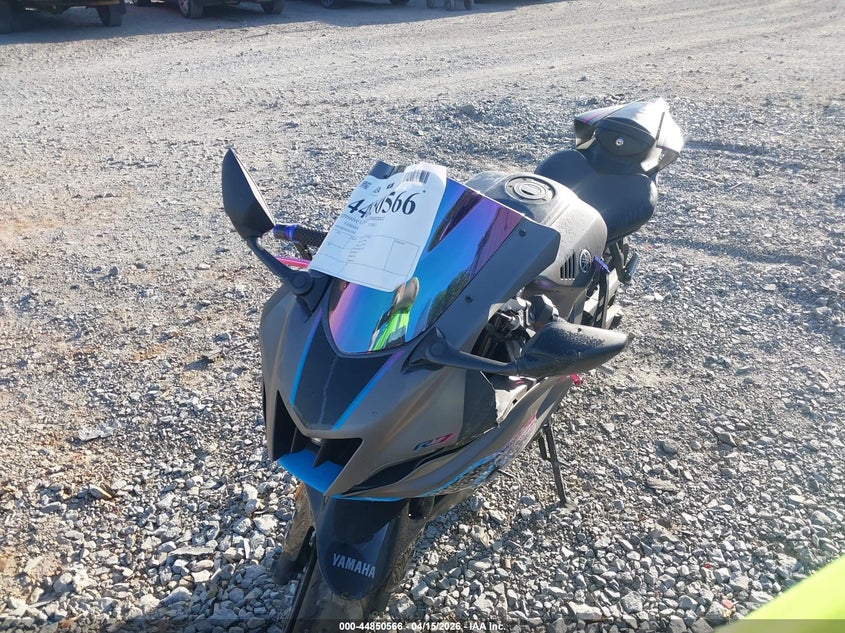 2024 Yamaha Yzf VIN JYARM38E5RA012256 IAAI salvage auction — SIDE, Wait Title, sold $525 on 2026-09-07 (photo 2)