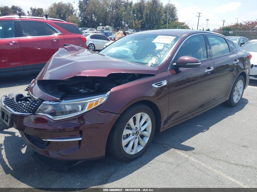 2018 Kia Optima VIN 5XXGU4L39JG242446 IAAI salvage auction — RIGHT FRONT, Salvage Title, sold $600 on 2026-07-16 (photo 2)