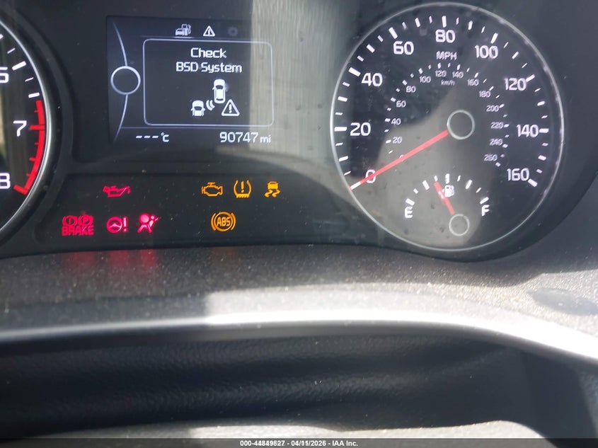 2018 Kia Optima VIN 5XXGU4L39JG242446 IAAI salvage auction — RIGHT FRONT, Salvage Title, sold $600 on 2026-07-16 (photo 7)