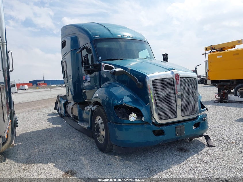 2019 Kenworth T680 VIN 1XKYDP9XXKJ257152 — IAAI salvage auction photo