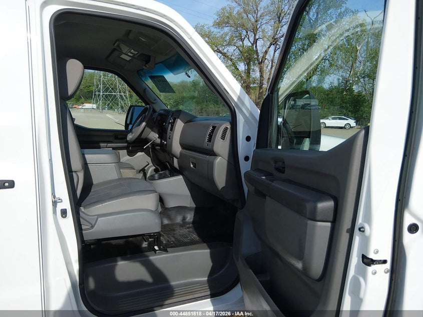 2020 Nissan Nv VIN 1N6BF0KYXLN811528 IAAI salvage auction — RIGHT FRONT, Salvage Title, sold $5,200 on 2026-08-01 (photo 5)