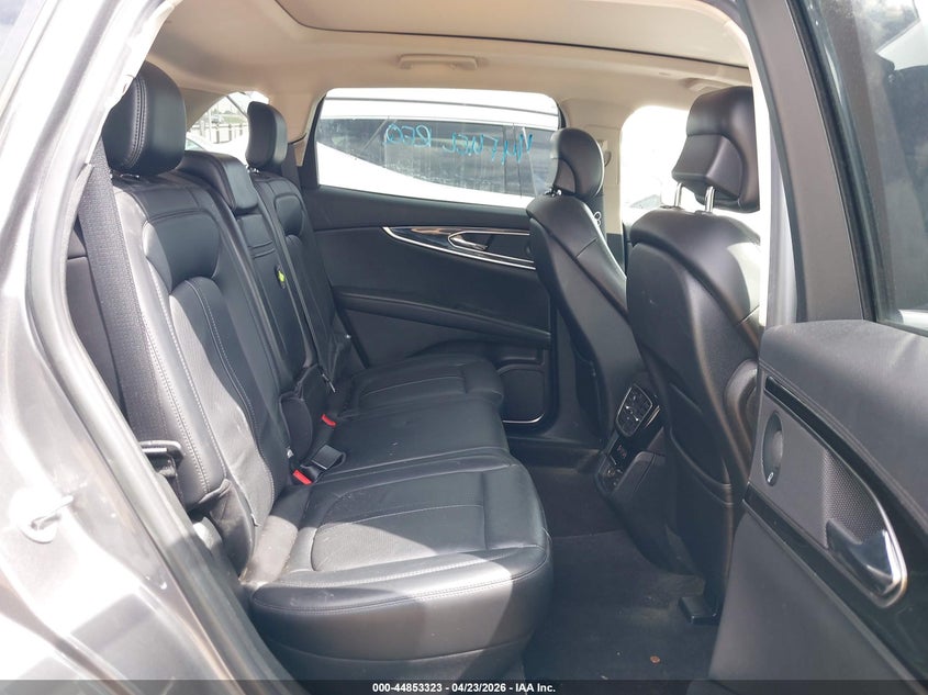 2021 Lincoln Nautilus VIN 2LMPJ8K99MBL07323 IAAI salvage auction — REAR END, Salvage Title, sold $7,600 on 2026-09-12 (photo 8)