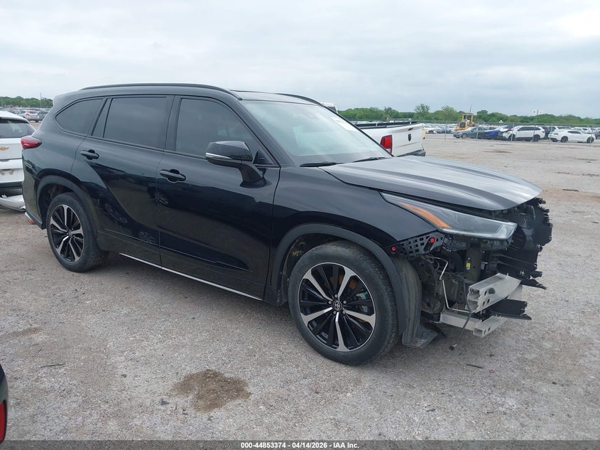 2022 Toyota Highlander VIN 5TDLZRAHXNS141013 IAAI salvage auction — FRONT END, Wait Title, sold $11,600 on 2026-07-21 (photo 1)