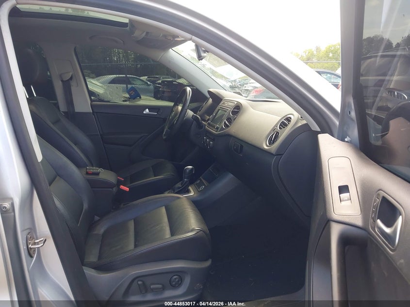 2017 Volkswagen Tiguan VIN WVGUV7AX5HW506693 IAAI salvage auction — FRONT END, Clear (Virginia), sold $1,850 on 2026-07-27 (photo 5)
