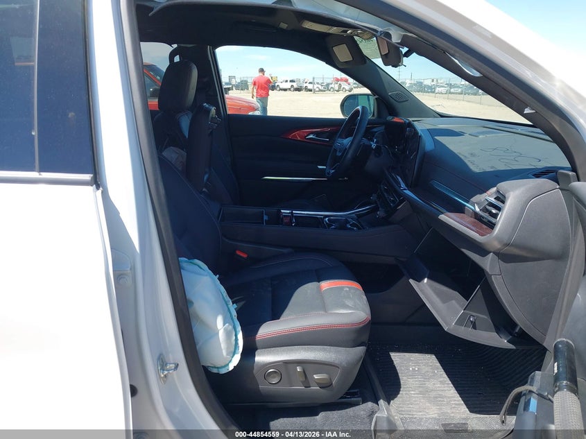 2025 Chevrolet Traverse VIN 1GNEVLRS4SJ227368 IAAI salvage auction — RIGHT SIDE, Wait Title, sold $18,000 on 2026-07-29 (photo 5)