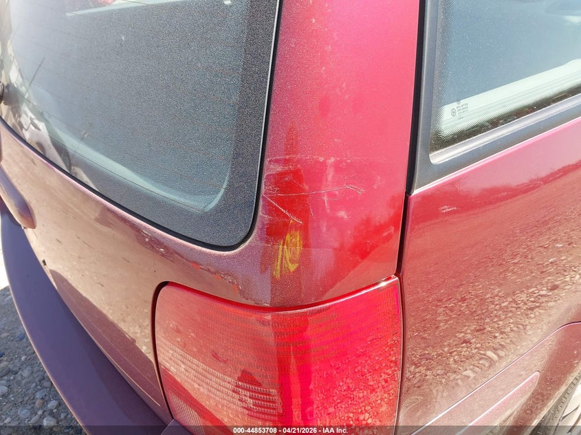 2001 Volkswagen Passat VIN WVWHC63B31E031046 IAAI salvage auction — NORMAL WEAR, Clear (Wisconsin), sold $400 on 2026-08-06 (photo 6)