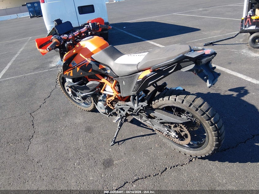 2024 Ktm 390 adventure VIN MD2JGJ409RN213314 IAAI salvage auction — RIGHT SIDE, Wait Title, sold $1,050 on 2026-07-07 (photo 3)