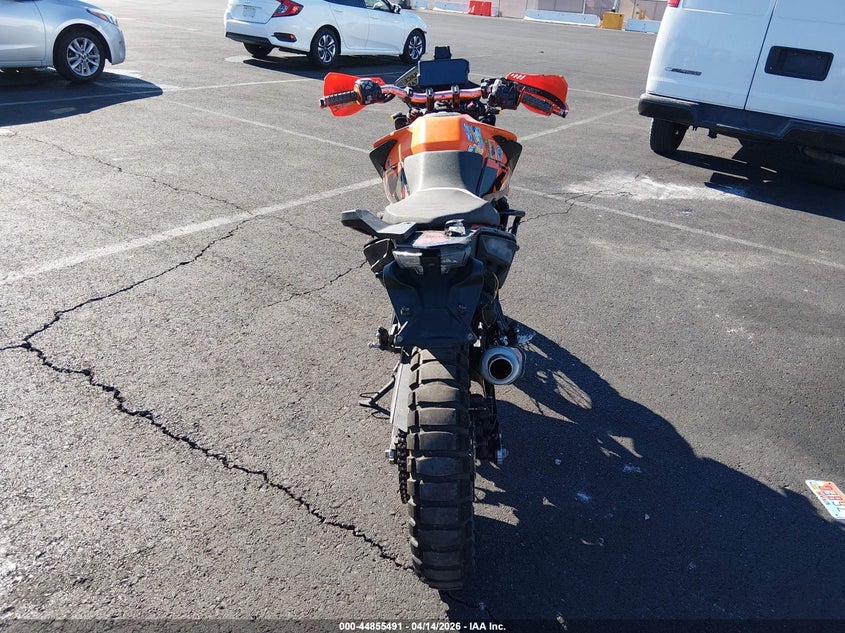 2024 Ktm 390 adventure VIN MD2JGJ409RN213314 IAAI salvage auction — RIGHT SIDE, Wait Title, sold $1,050 on 2026-07-07 (photo 6)