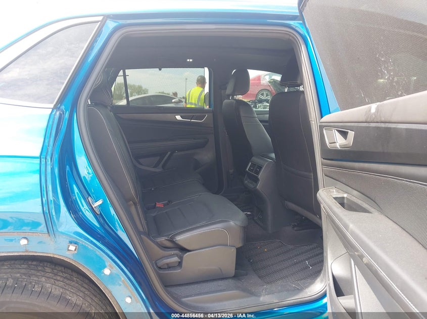2024 Volkswagen Atlas cross sport VIN 1V2AE2CAXRC222321 IAAI salvage auction — FRONT & REAR, Wait Title, sold $7,900 on 2026-07-23 (photo 8)