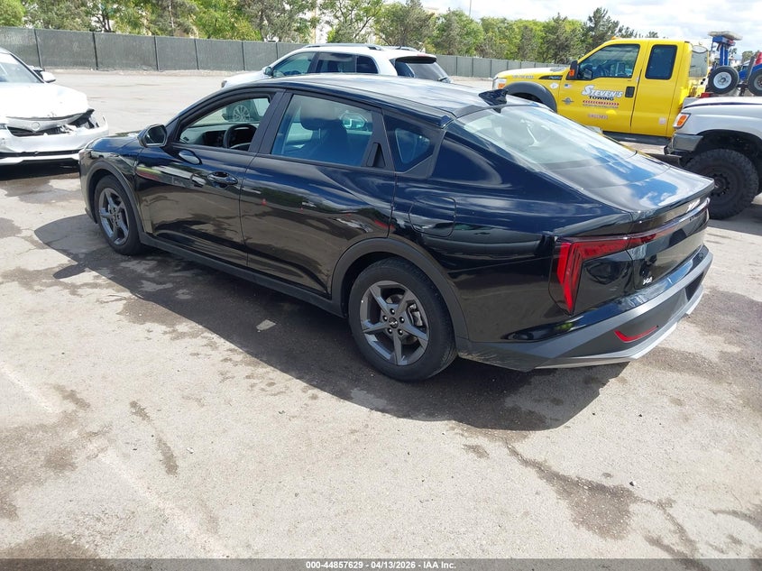 2025 Kia K4 VIN 3KPFT4DE8SE032008 IAAI salvage auction — RIGHT FRONT, Wait Title, sold $4,450 on 2026-07-12 (photo 3)
