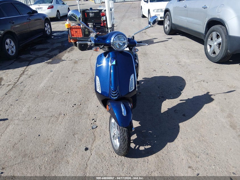 2024 Vespa - VIN ZAPMD18G1R5100183 IAAI salvage auction — LEFT SIDE, Salvage Title, sold $1,525 on 2026-08-05 (photo 5)