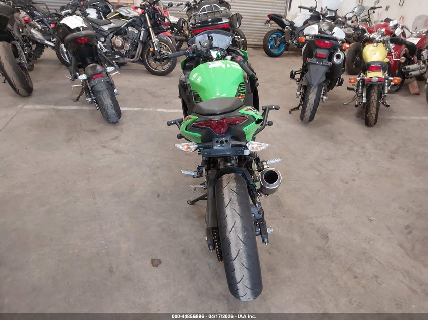 2024 Kawasaki Ninja VIN ML5EXGH18RDA21902 IAAI salvage auction — LEFT & RIGHT, Salvage Title, sold $2,150 on 2026-07-23 (photo 6)