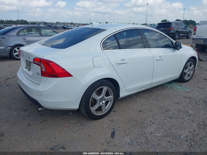 2012 Volvo S60 VIN YV1622FS6C2101412 IAAI salvage auction — WATER/FLOOD, Original (Texas), sold $25 on 2026-07-16 (photo 4)