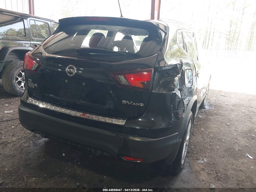 2018 Nissan Rogue VIN JN1BJ1CR1JW204653 IAAI salvage auction — SIDE, Wait Title, sold $1,750 on 2026-07-16 (photo 4)