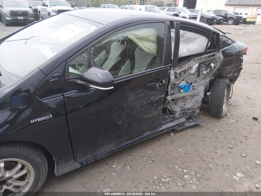 2020 Toyota Prius VIN JTDL9RFUXL3013939 IAAI salvage auction — LEFT SIDE, Salvage (New Hampshire), sold $3,350 on 2026-07-08 (photo 6)
