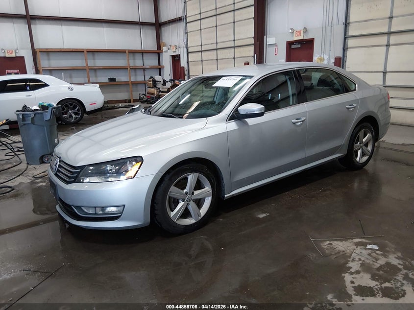2015 Volkswagen Passat VIN 1VWAT7A39FC092551 IAAI salvage auction — RIGHT FRONT, Wait Title, sold $1,400 on 2026-08-07 (photo 2)