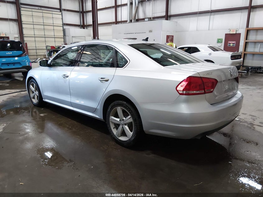 2015 Volkswagen Passat VIN 1VWAT7A39FC092551 IAAI salvage auction — RIGHT FRONT, Wait Title, sold $1,400 on 2026-08-07 (photo 3)