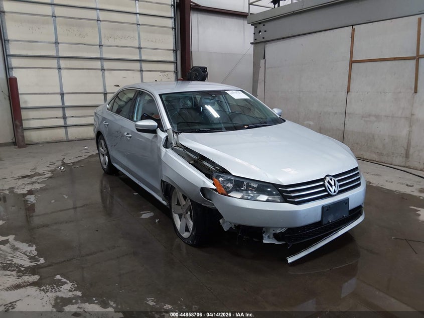 2015 Volkswagen Passat VIN 1VWAT7A39FC092551 IAAI salvage auction — RIGHT FRONT, Wait Title, sold $1,400 on 2026-08-07 (photo 6)