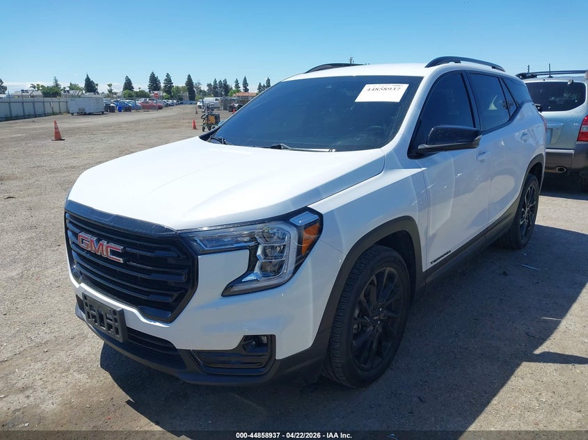 2023 Gmc Terrain VIN 3GKALPEG0PL151030 IAAI salvage auction — SIDE, Salvage Title, sold $9,200 on 2026-09-01 (photo 2)