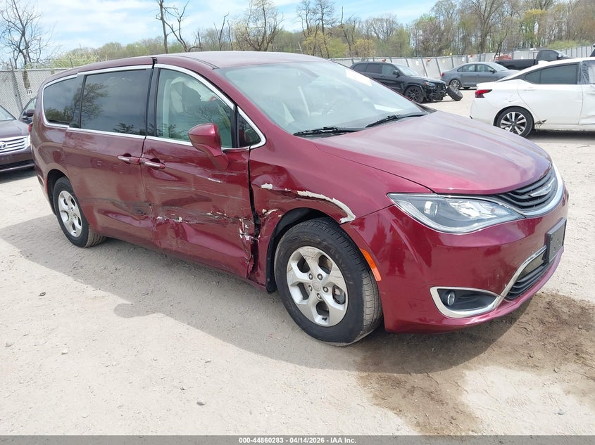 2018 Chrysler Pacifica VIN 2C4RC1H78JR118598 IAAI salvage auction — SIDE, Wait Title, sold $2,700 on 2026-07-10 (photo 1)