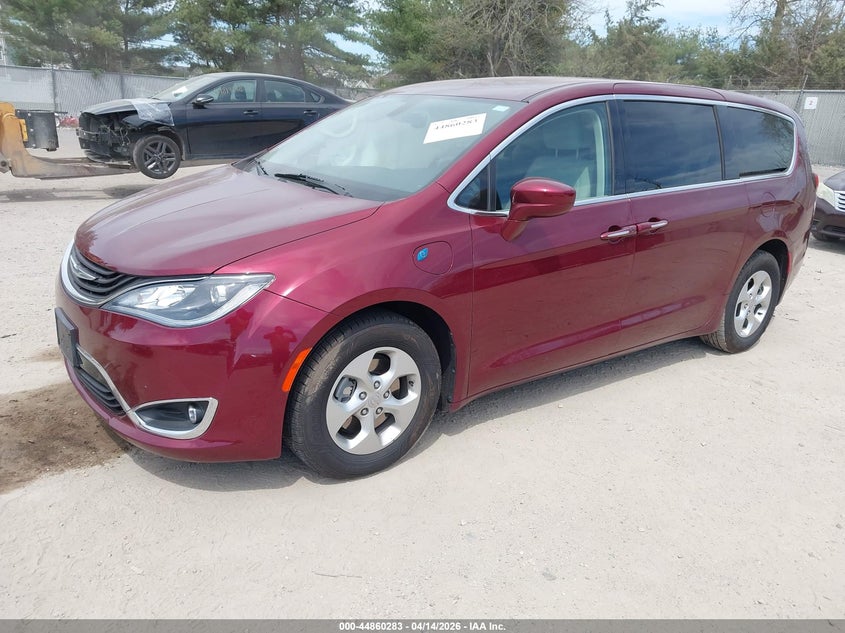 2018 Chrysler Pacifica VIN 2C4RC1H78JR118598 IAAI salvage auction — SIDE, Wait Title, sold $2,700 on 2026-07-10 (photo 2)