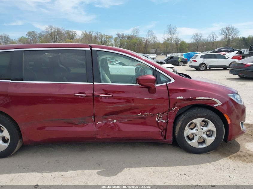 2018 Chrysler Pacifica VIN 2C4RC1H78JR118598 IAAI salvage auction — SIDE, Wait Title, sold $2,700 on 2026-07-10 (photo 6)