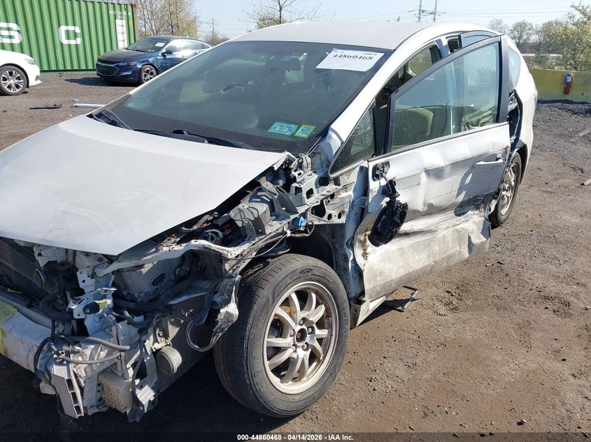 2013 Toyota Prius v VIN JTDZN3EU4D3187947 IAAI salvage auction — SIDE, Wait Title, sold $25 on 2026-07-21 (photo 6)