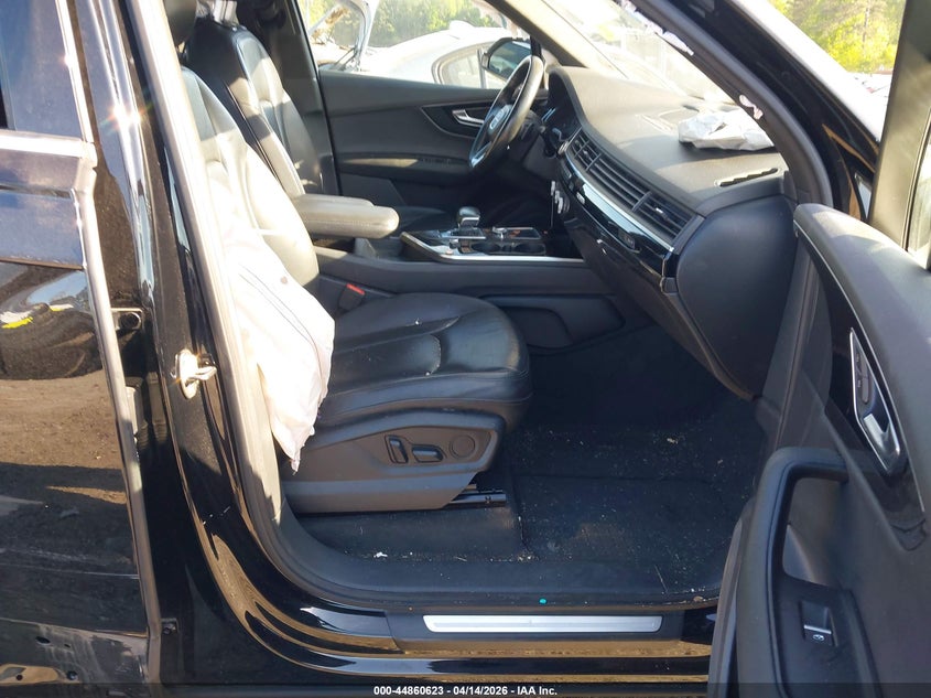 2017 Audi Q7 VIN WA1AHAF7XHD048062 IAAI salvage auction — LEFT & RIGHT, Wait Title, sold $1,950 on 2026-07-29 (photo 5)