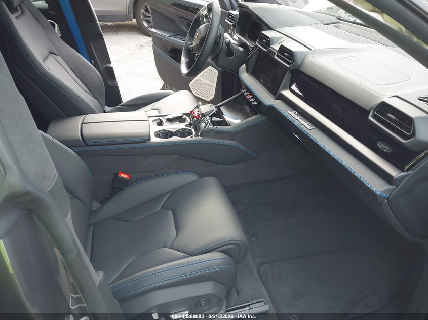 2025 Lamborghini Urus VIN ZPBUD6ZL5SLA38792 IAAI salvage auction — LEFT SIDE, Salvage Title, sold $187,500 on 2026-07-06 (photo 5)