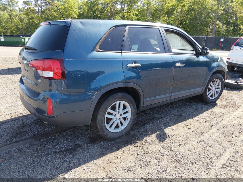 2015 Kia Sorento VIN 5XYKT3A65FG567344 IAAI salvage auction — SIDE, Clear (South Carolina), sold $1,625 on 2026-07-08 (photo 4)