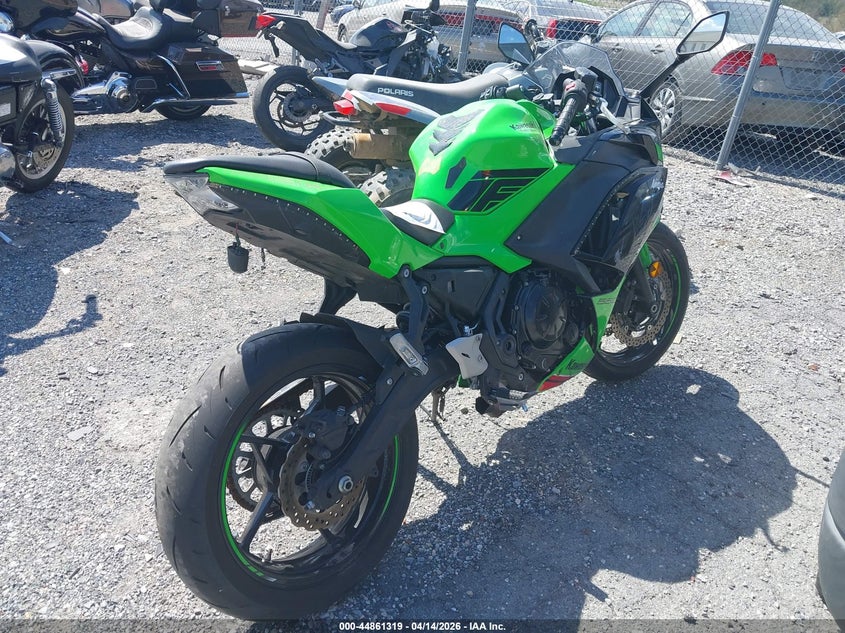 2024 Kawasaki Ninja VIN ML5EXEP15RDAB8215 IAAI salvage auction — LEFT & RIGHT, Salvage (Pennsylvania), sold $1,600 on 2026-09-09 (photo 4)