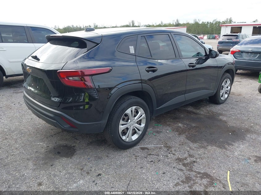 2024 Chevrolet Trax VIN KL77LFE28RC123038 IAAI salvage auction — RIGHT SIDE, Wait Title, sold $5,525 on 2026-07-13 (photo 4)