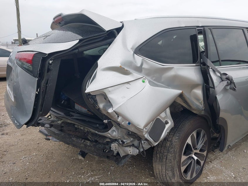 2021 Toyota Highlander VIN 5TDGZRBHXMS555133 IAAI salvage auction — UNKNOWN, Salvage (Illinois), sold $8,800 on 2026-07-28 (photo 6)