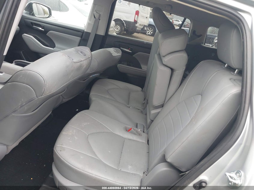 2021 Toyota Highlander VIN 5TDGZRBHXMS555133 IAAI salvage auction — UNKNOWN, Salvage (Illinois), sold $8,800 on 2026-07-28 (photo 8)