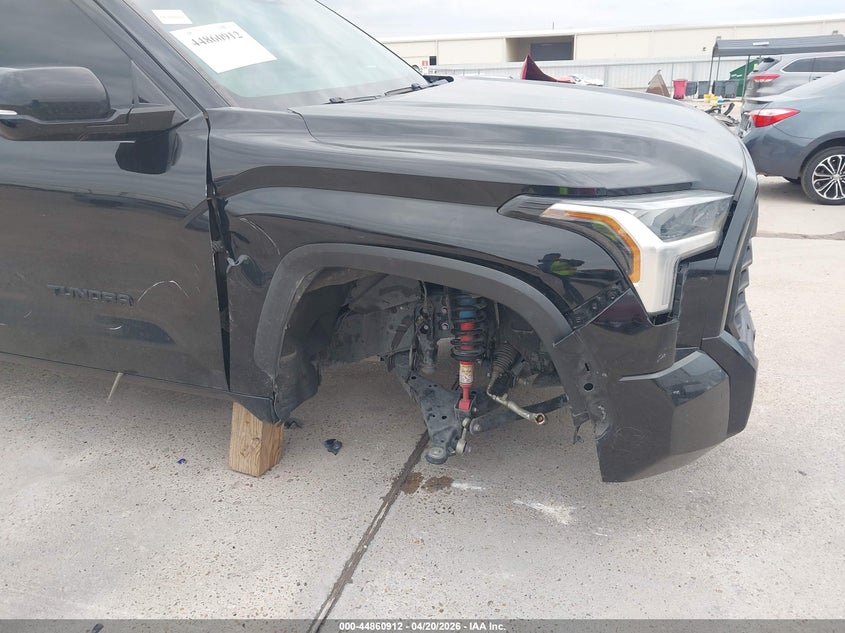 2022 Toyota Tundra VIN 5TFLA5AB0NX006158 IAAI salvage auction — RIGHT FRONT, Original (Texas), sold $15,450 on 2026-07-09 (photo 6)
